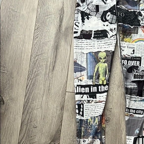 Niyama Sol NWT Close Encounters Athletic High-waisted Full Length Leggings White - Picture 10 of 10